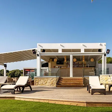 Koukis Sea Side Complex Василикос